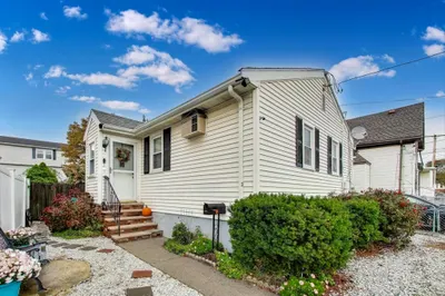 3 River St Ct