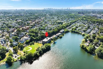 34 Hamilton Rd #302