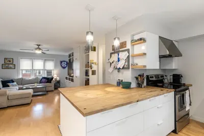 63 Bolton St #63