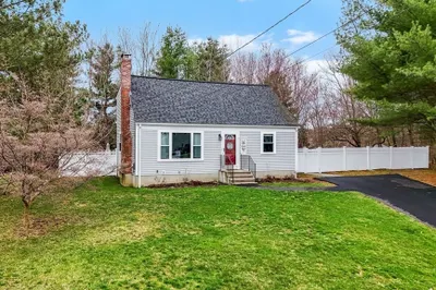 16 Treeland Dr