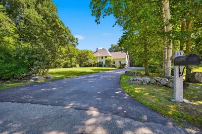11 Olde Village Road 1
