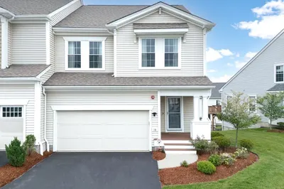 19 Locust Ln #19 1