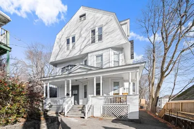 2 Montague St