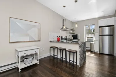 35 Swallow St #3