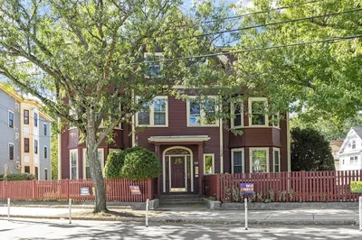 122 Holland St #4