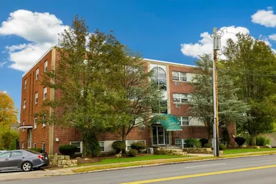 588 Main Street #4D