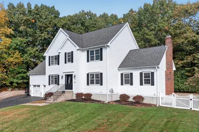 16 Hillcrest Rd 1