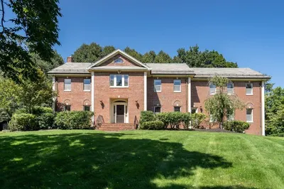 235 Warren St 1