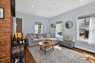 112 H St #1