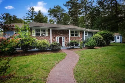 11 Farrwood Dr