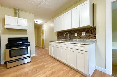 89 Tuttle St #3
