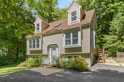 48 Groton Harvard Rd