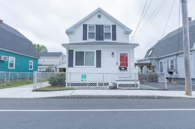 44 Carolyn St