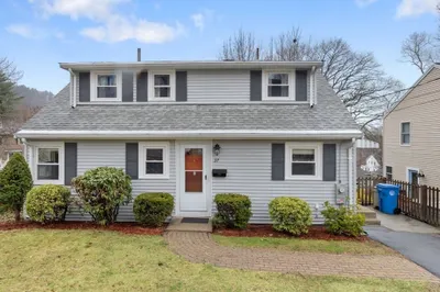 37 Upland Rd