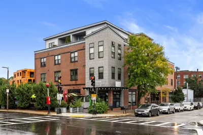 156 Green St #302 1