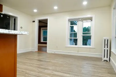 142 Pearl St #2 1