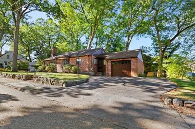 78 Windemere Cir