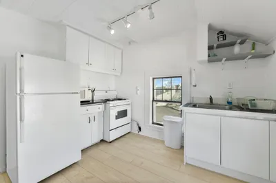 23 Tafts Ave #2
