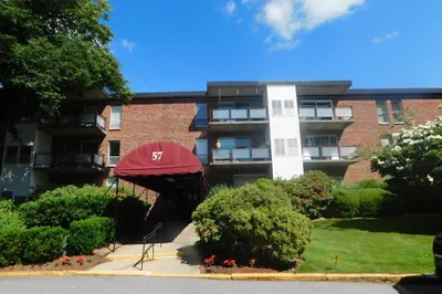 57 Broadlawn Park #11B 1