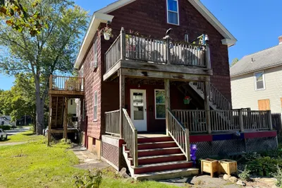 250 Conway Street 1