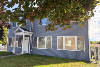 500 Pond St 1