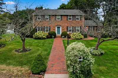 11 Plymouth Road