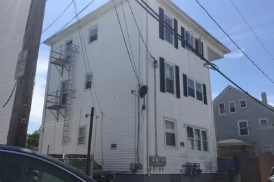 17 Canonicus St