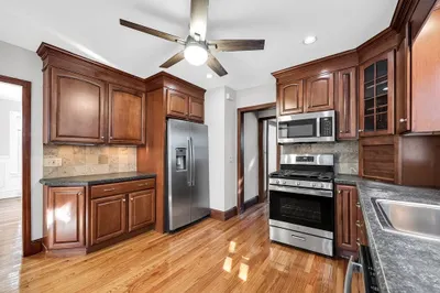 23 Edgewood Avenue #23 1