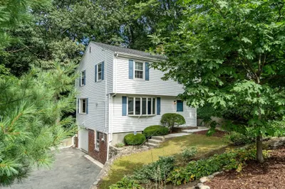6 Longhill Road 1