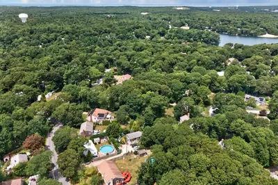 25 Deepwood Dr 1
