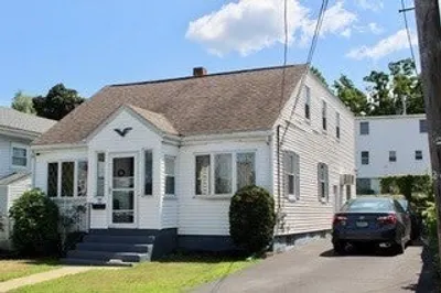 77 Estes St