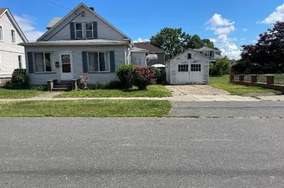 64 Narragansett Boulevard 1
