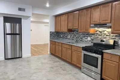 190 Main St #2 1