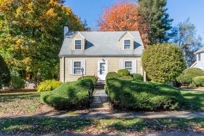 57 Mayflower Rd 1