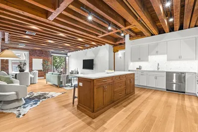 343 Commercial St #212