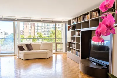 45 Longwood Ave #705 1