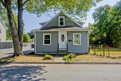 137 Bay State Rd 1