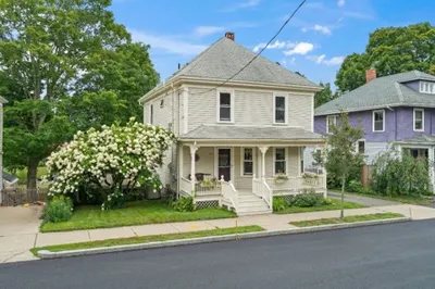 165 E. Lothrop St 1