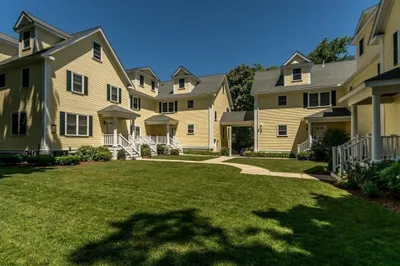 325 Bacon Street #5 1
