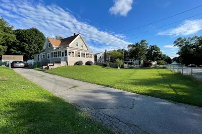 294 Middle St 1