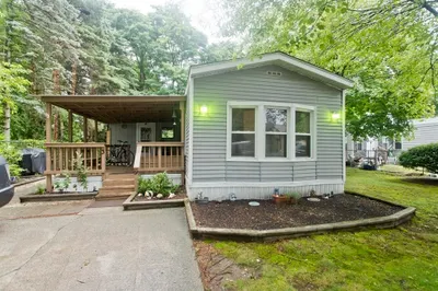 3 Nelligan Dr 1