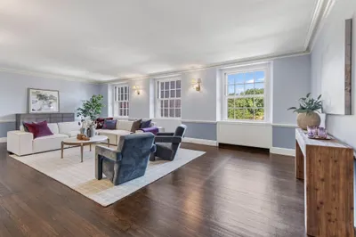 172 Beacon St #3 1