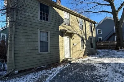 26 Andrew St #26
