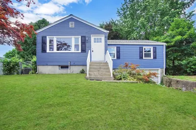 49 Pondview Dr 1
