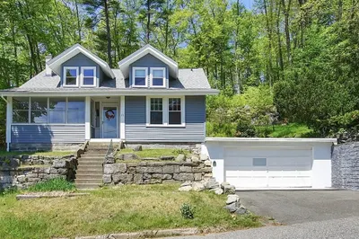 26 Rockview St