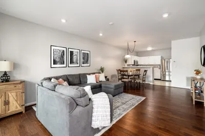 230 Allerton Commons Ln #230