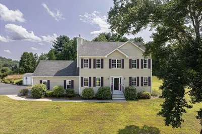 37 Mendon St 1