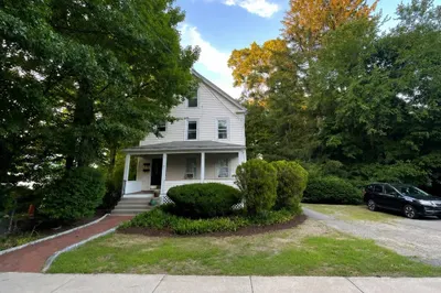 24 Esty St 1