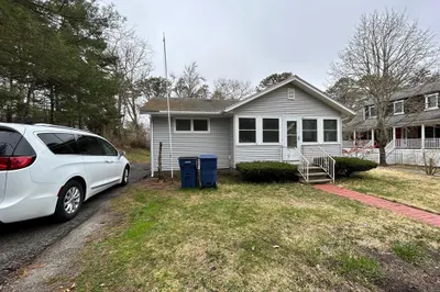 25 Hillcrest Rd #1