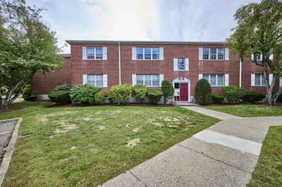 154 Lake Shore Rd #4 1